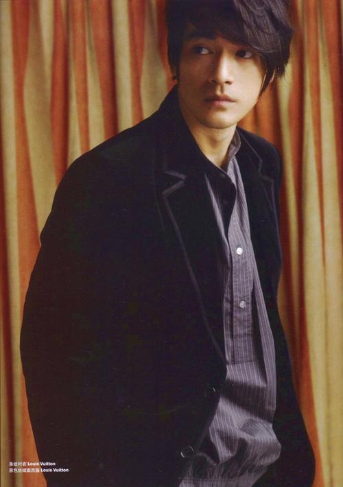  p>金城武(takeshi kaneshiro),1973年10月11日出生于中国台湾省台北