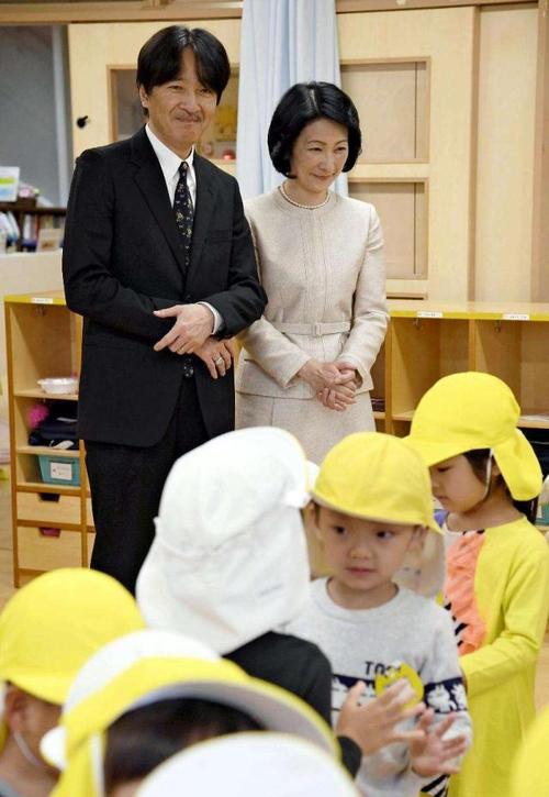 日本皇室夫妻吵架:德仁夫妇因宠物感情更好,文仁大