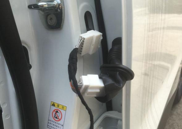 18,对插b柱插头.