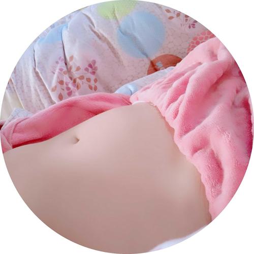 晚上吃饱躺下和早晨刚醒的肚肚