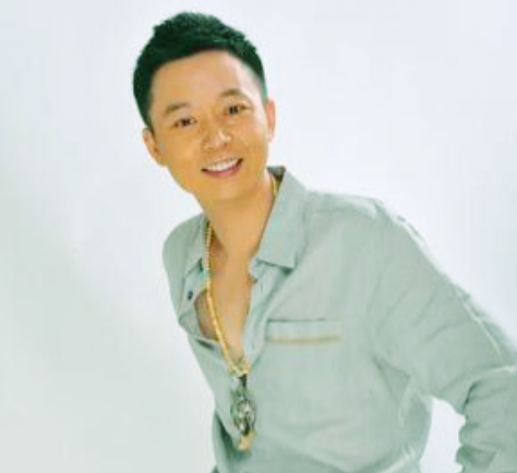 他带着刘奕君找到了当时川剧院的演员曲国强,想要让他收孩子,教孩子