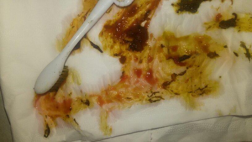 大便有粘条子,好像带血什么原因