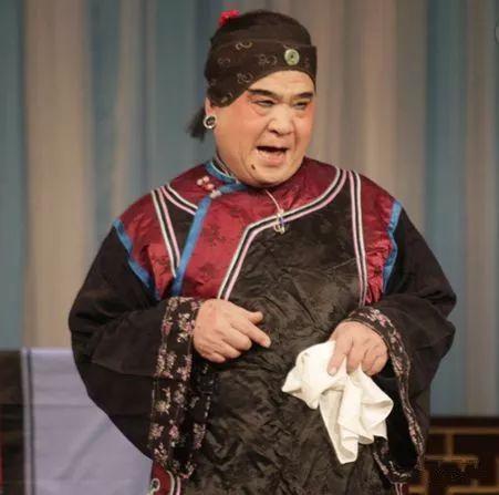 怎么逗人开心来看丑角三大妙招