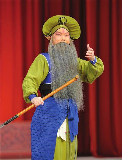 天津青年京剧团演出传统经典剧目 唱念做打尽显国粹魅力