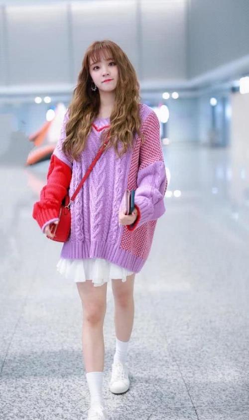 宋雨琦穿错"孕妈毛衣"怕显胖?机智配上"仙女摆",秒变萌妹子