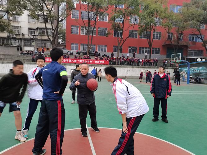 十堰市东风第七中学"阳光少年杯"男子篮球赛完满落幕