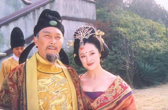 2003年电视剧《大唐歌飞》,虽然王璐瑶饰演的杨贵妃并非第一女主角,但