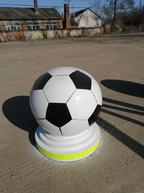 缤纷校园,彩绘石球