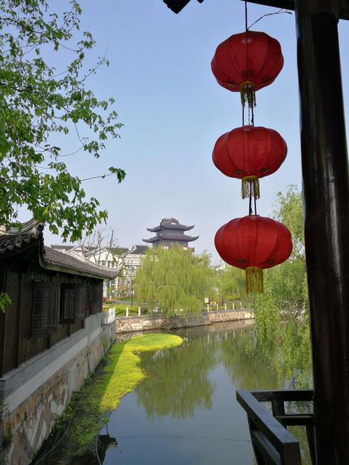 写美篇南浔曾由南林和浔溪两村组合而成,具有七千余年悠久历史,拥有