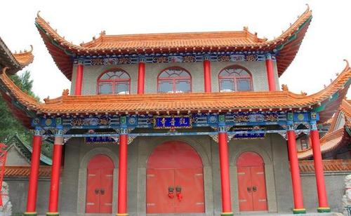 黑龙江重点寺院之哈尔滨观音寺,四季香客不断