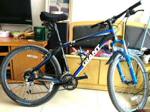 请问这是2011款atx770吗?9成新卖1500值不值得入手?很