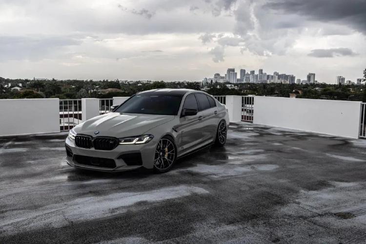 更车室这台改装过的宝马m5是你想要的模样吗