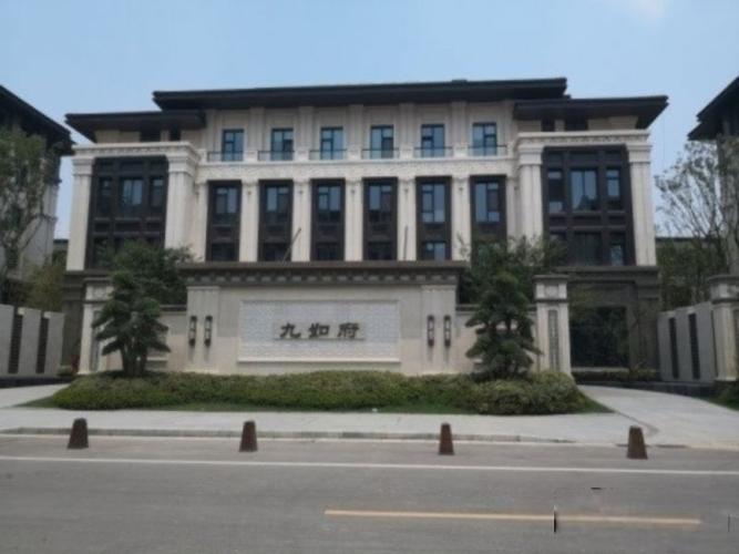 郑东新区北龙湖建业海马九如府288平,小区中 心,双车位