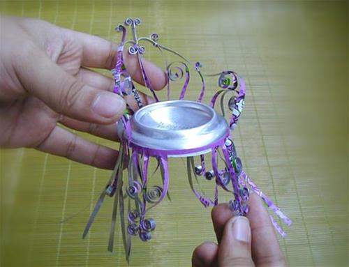 易拉罐手工制作大全之用废弃的易拉罐制作出漂亮豪华的宫廷椅