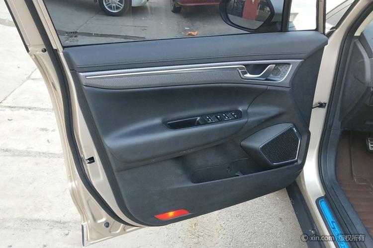吉利汽车帝豪gs左前门板