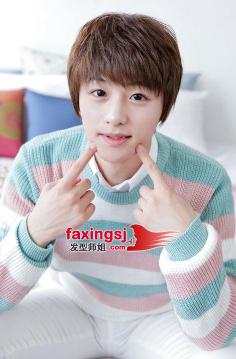 男生发型怎么做时尚潮流男学生烫发4