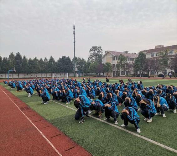 彭州市北城中学举行"9.18"安全疏散演练