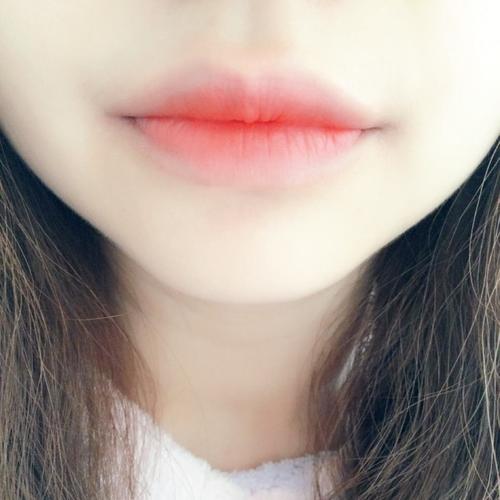 问直男哪个是咬唇妆