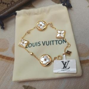 lv白贝母手链