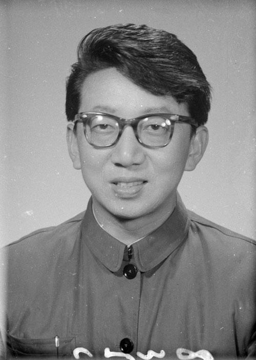 戴眼镜的男子半身证件照 - 老照片素材 - 老照片修复