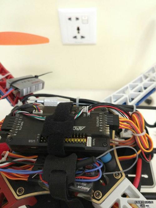 apm 2.8 飞控雷讯6mgps 电压电流模块 mini osd