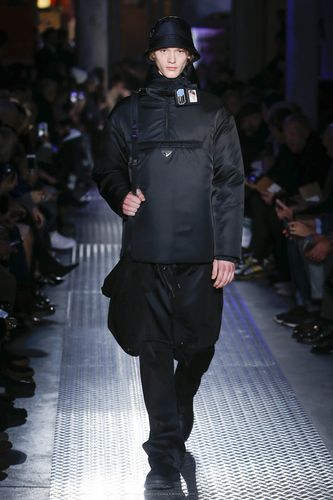 prada 2018秋冬男装:工装运动风-服装米兰男装周-服装