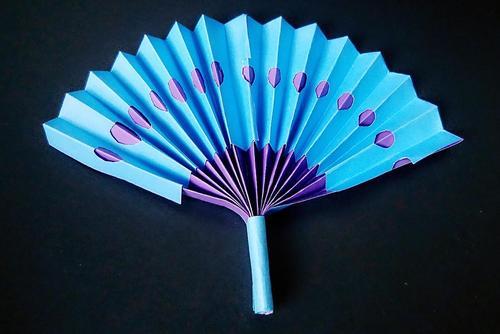 折纸王子教你折纸孔雀尾巴扇子