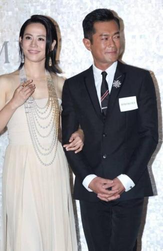 古天乐宣萱携手出席活动,宣萱九个字暴露古天乐感情状态