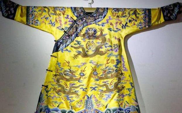 古代皇帝龙袍禁止用水洗,臭了该怎么办?结果让你想不到