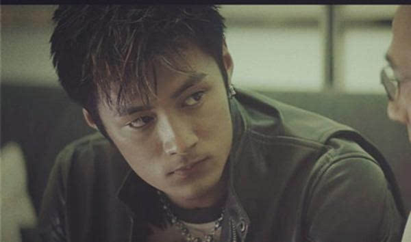 [老照片]余文乐不像赵本山的时候,真的好心水啊