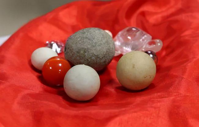 舍利子之谜:为何普通人不出舍利子,唯有高僧圆寂后才有?