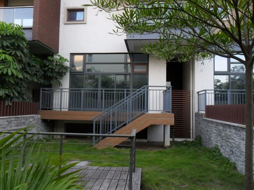 凤凰山一号 超大型独栋别墅 带私家大泳池 可做私人会所