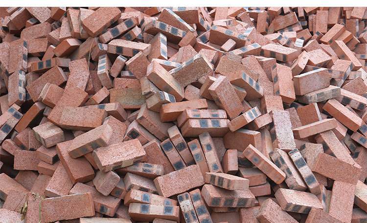 出售-红砖0.25元一块.