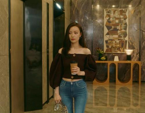 倪妮《流金岁月》的每套服装都好好看,似乎没有她驾驭