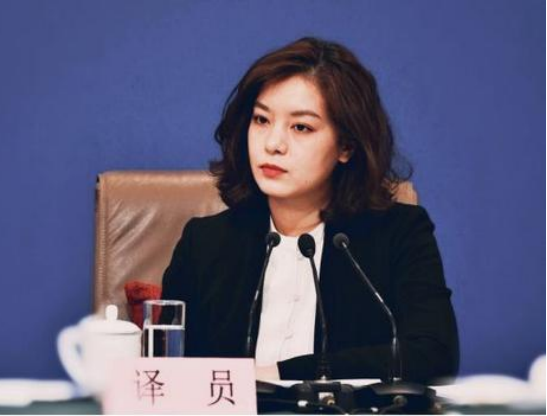 翻译官张京:放弃北大,清华,成为外交翻译,被称作"冷艳