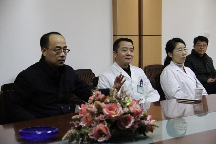 谢家集区区长邵兵一行来新华医院慰问