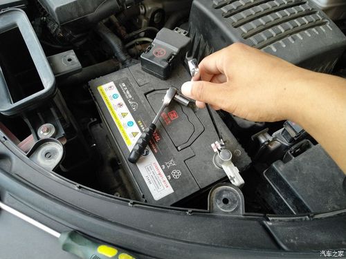 众泰t700分享自己动手更换电瓶详细教程