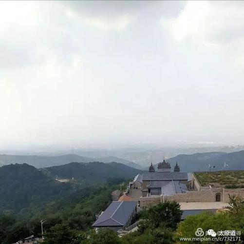 行游走进阪寺山