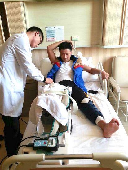 "功夫小子"吴京因伤退出"武林" 欲转型当奶爸