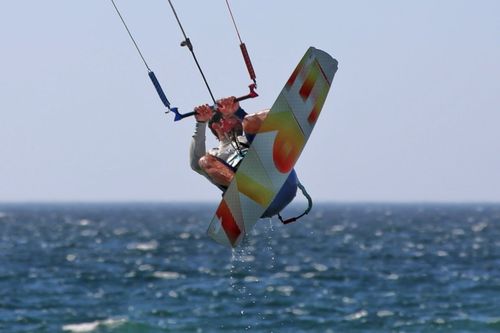 世界最受欢迎的水上运动---滑翔伞冲浪