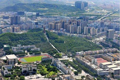 光明新区隶属于深圳市宝安区,成立于2007年8月19日 ,位于深圳市西北部