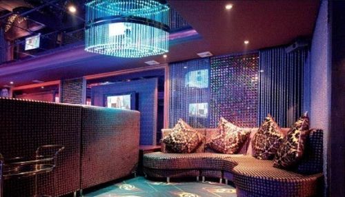揭秘郑州红馆ktv内部极奢华堪比皇家一号