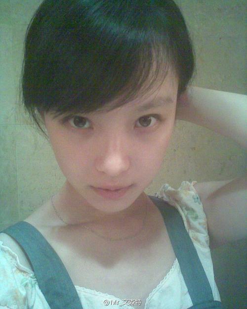 倪妮全裸不雅艳照传出 曝昔日校园宿舍私照(图)