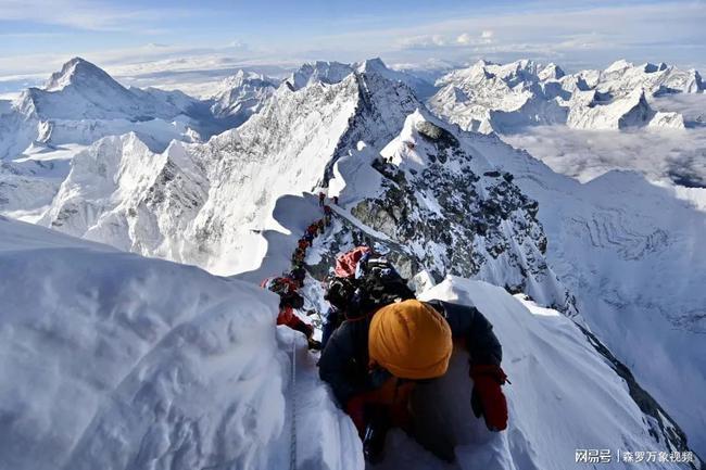 珠峰著名的遇难者绿靴子20多年无人把他搬下山这是为啥