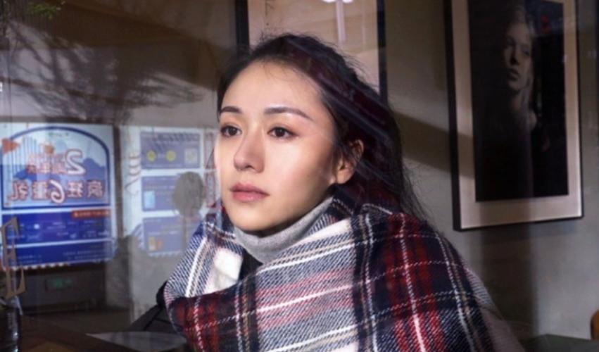 安家中的美女演员长相神似佟丽娅如今32岁演小明星被吐槽
