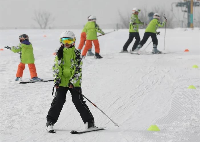 氛围感拉满房山让冰雪运动走进校园