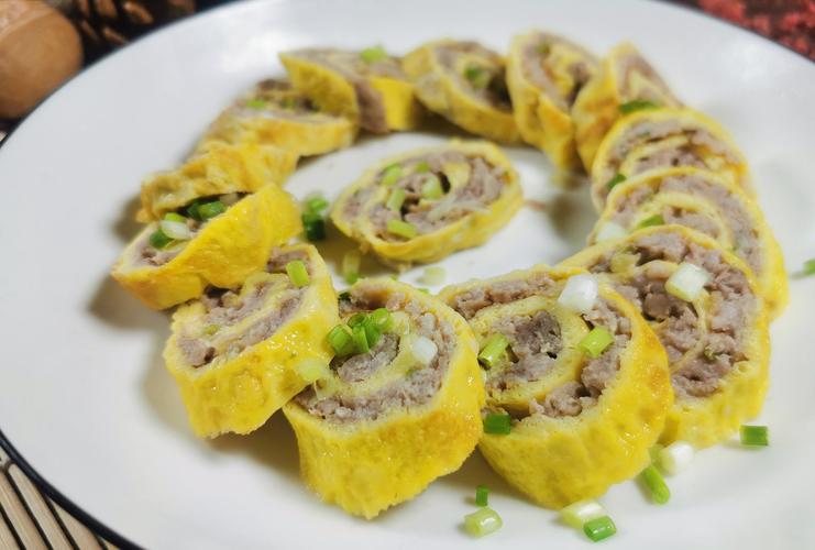 鸡蛋肉卷