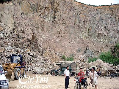 丰顺有人非法采石(图)
