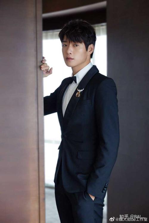 如何看待杨幂魏大勋的疑似恋情曝光热搜?