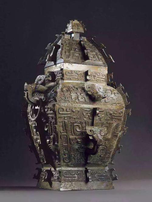 2013年轰动的国宝青铜器"皿方罍"回归事件,这件"皿方罍"就是洛克菲勒